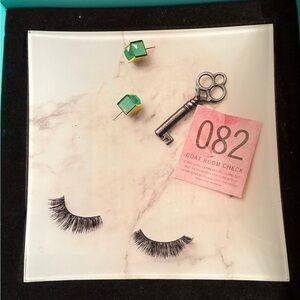 Kate Spade snaphappy eyelashes / key square jewelry dish